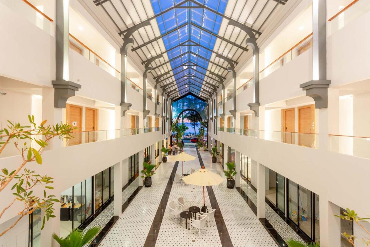 Anona Beachfront Phuket Resort-Sha Extra Plus Patong Exterior photo