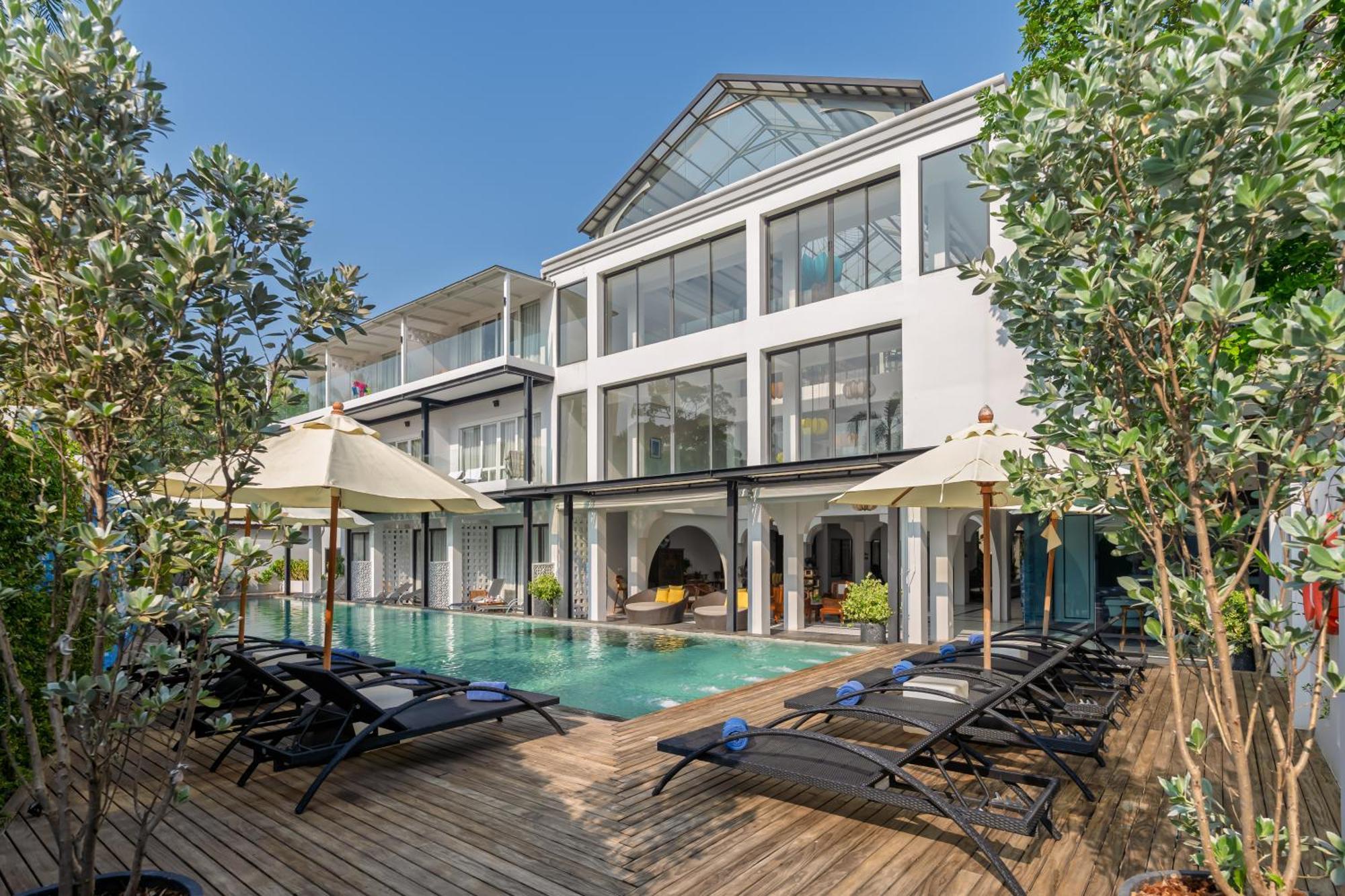 Anona Beachfront Phuket Resort-Sha Extra Plus Patong Exterior photo